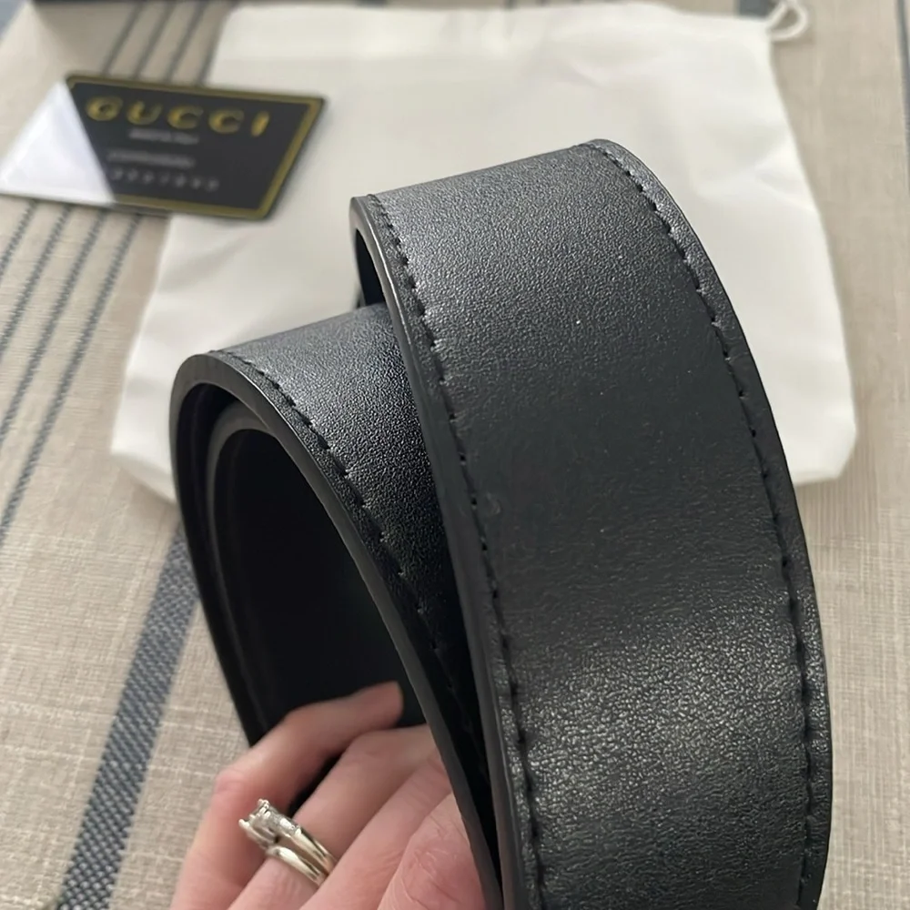 Gucci Black Belt with Gold Buckle - Picture 3 of 12